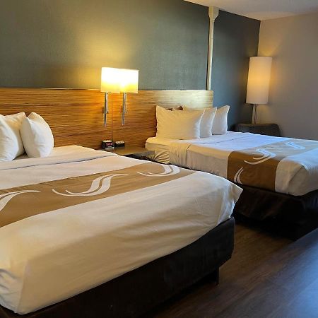 Quality Inn Frontier At Us Hwy 30 Clinton Екстериор снимка