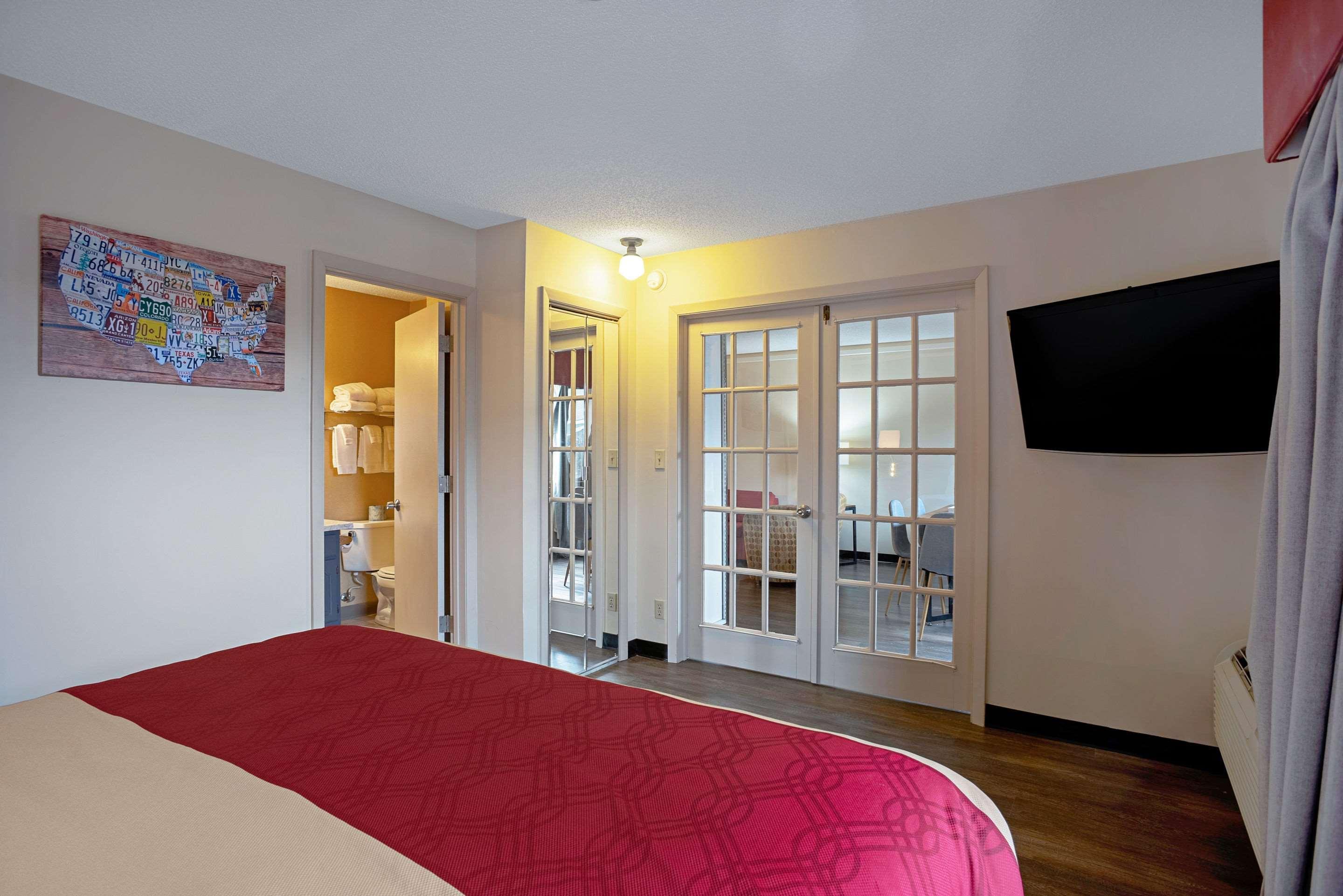 Quality Inn Frontier At Us Hwy 30 Clinton Екстериор снимка