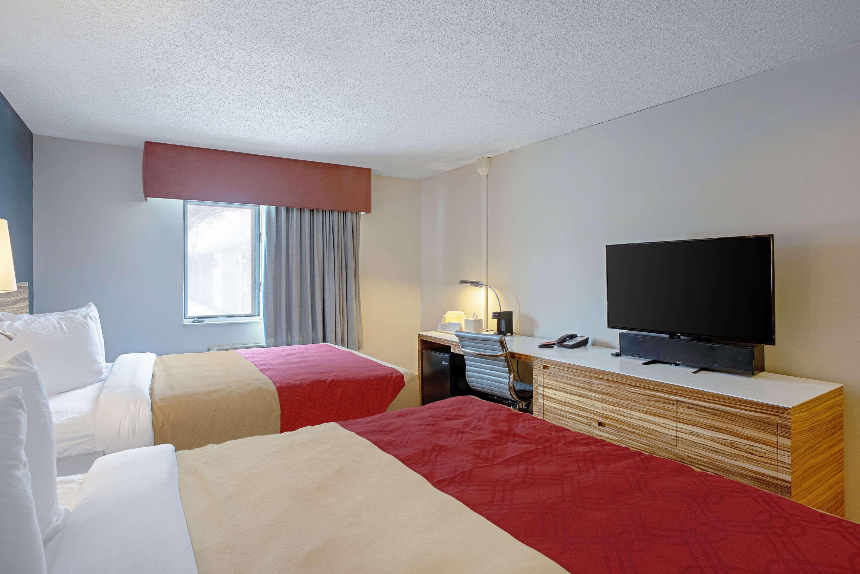 Quality Inn Frontier At Us Hwy 30 Clinton Екстериор снимка
