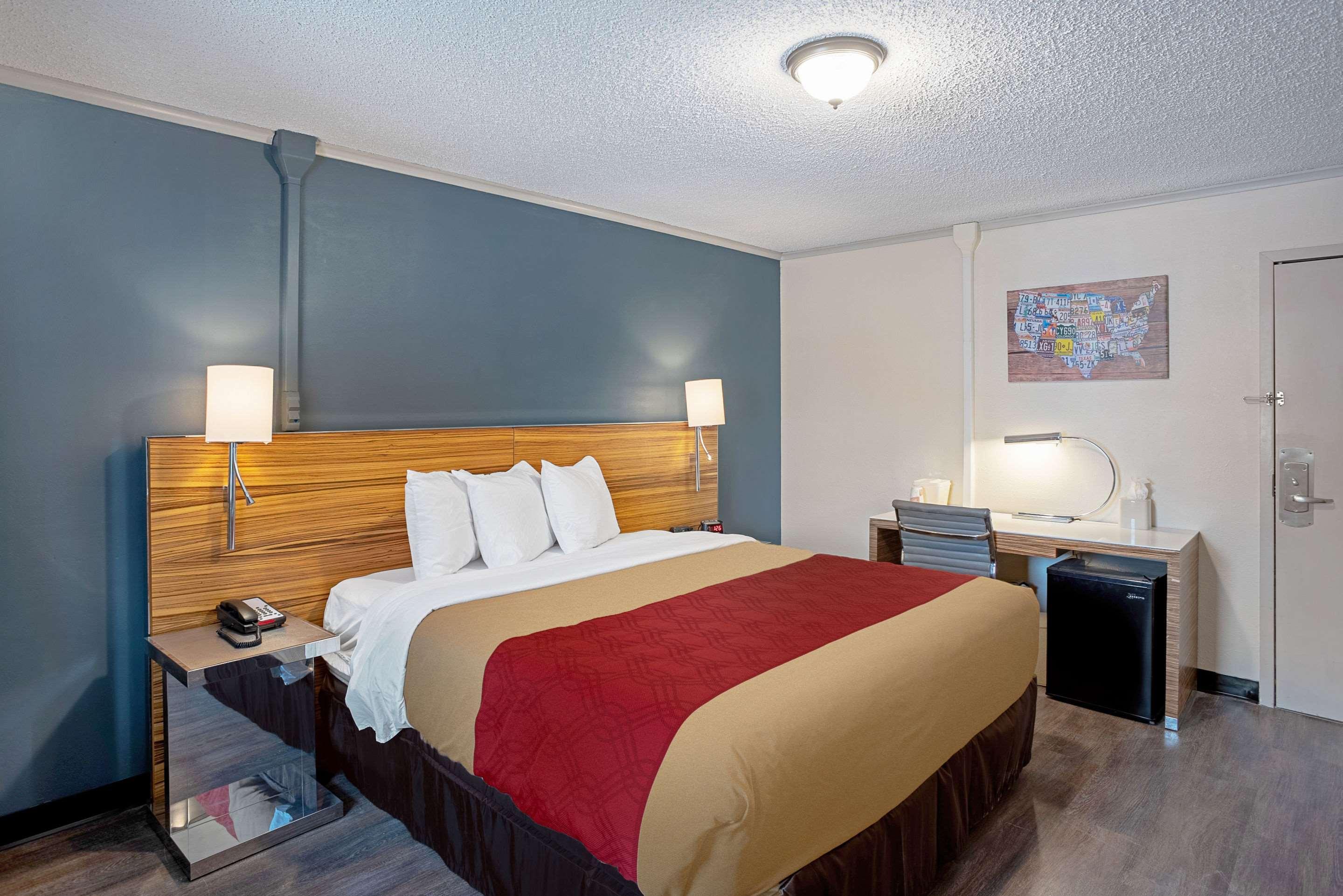 Quality Inn Frontier At Us Hwy 30 Clinton Екстериор снимка