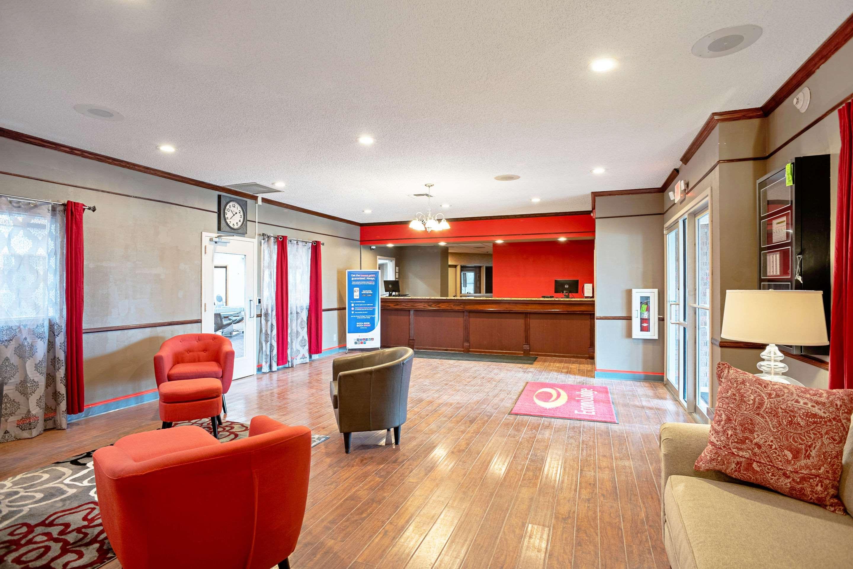 Quality Inn Frontier At Us Hwy 30 Clinton Екстериор снимка