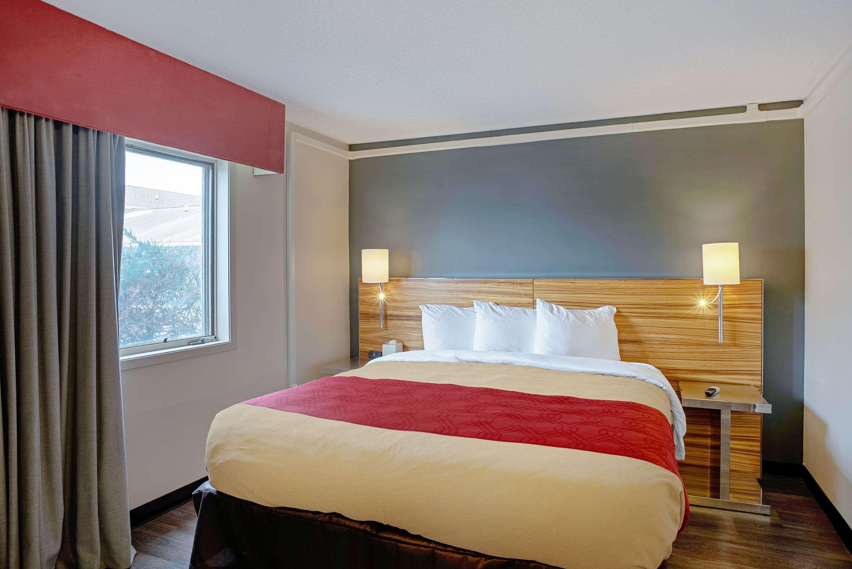 Quality Inn Frontier At Us Hwy 30 Clinton Екстериор снимка