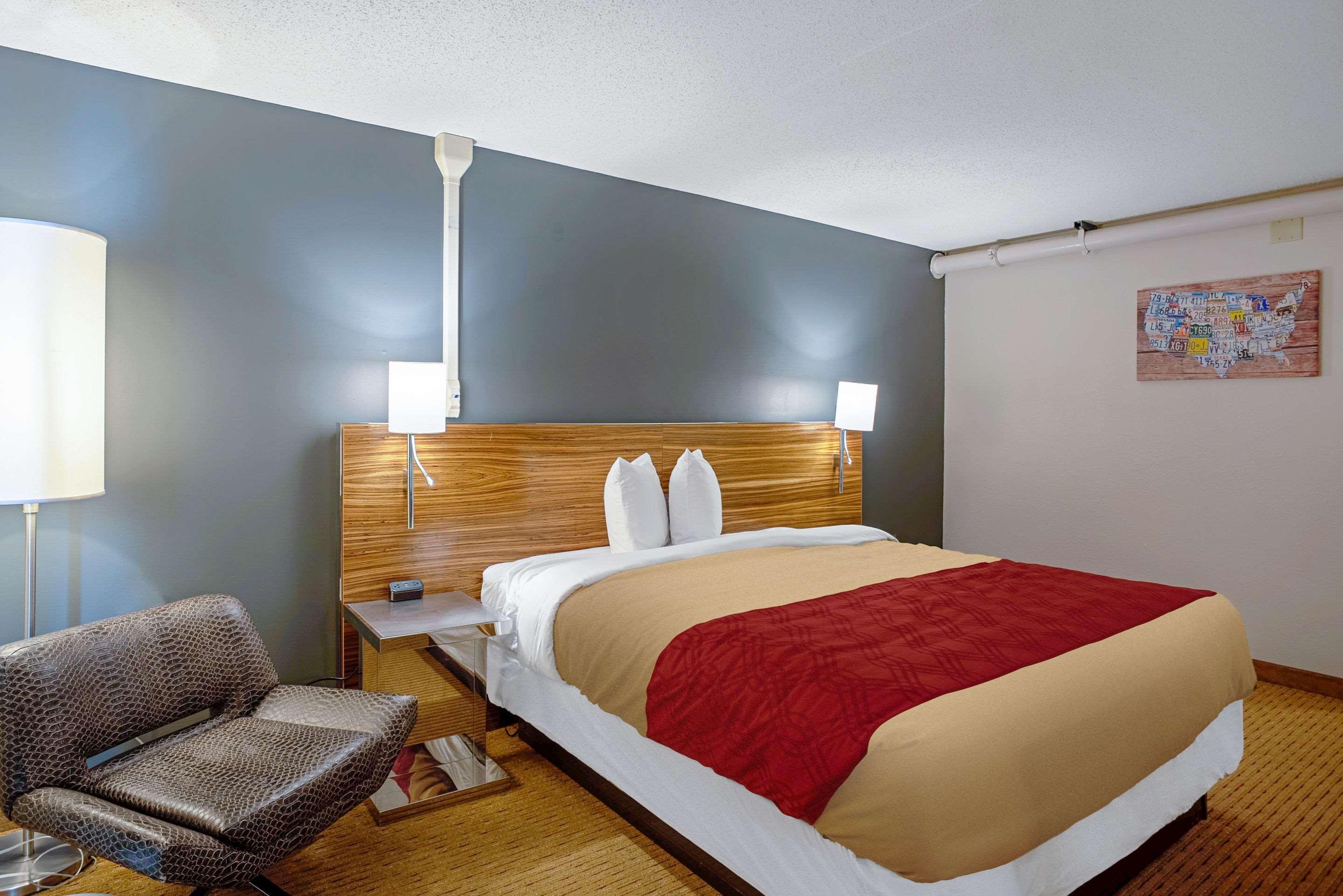Quality Inn Frontier At Us Hwy 30 Clinton Екстериор снимка