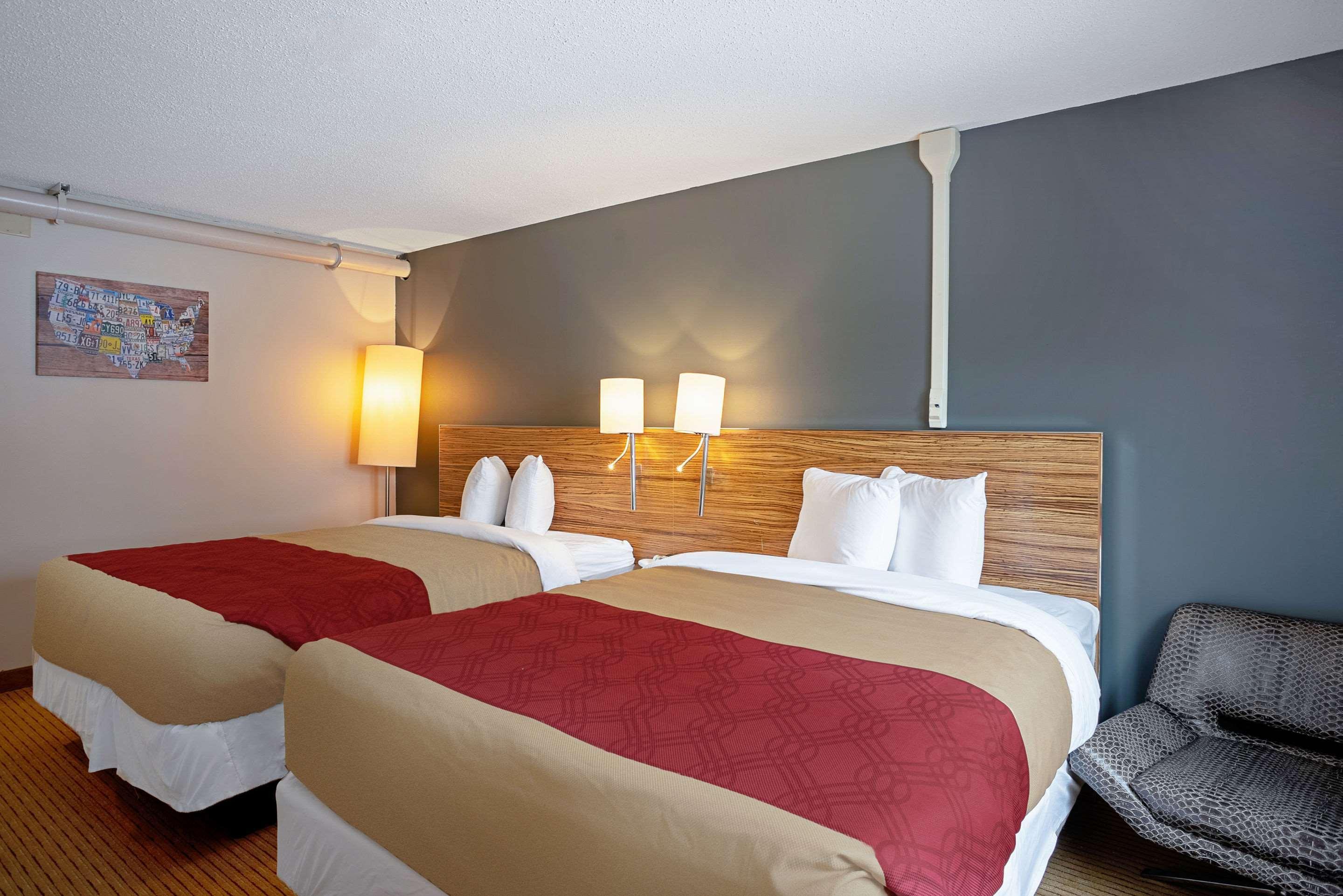 Quality Inn Frontier At Us Hwy 30 Clinton Екстериор снимка