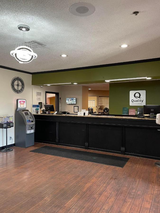 Quality Inn Frontier At Us Hwy 30 Clinton Екстериор снимка