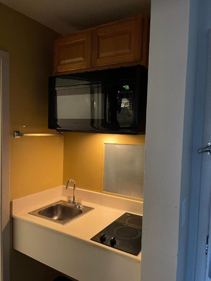 Quality Inn Frontier At Us Hwy 30 Clinton Екстериор снимка