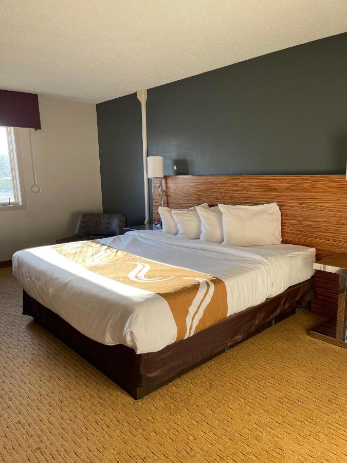 Quality Inn Frontier At Us Hwy 30 Clinton Екстериор снимка