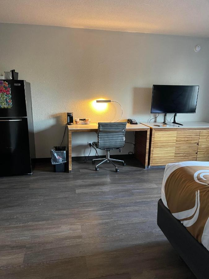 Quality Inn Frontier At Us Hwy 30 Clinton Екстериор снимка