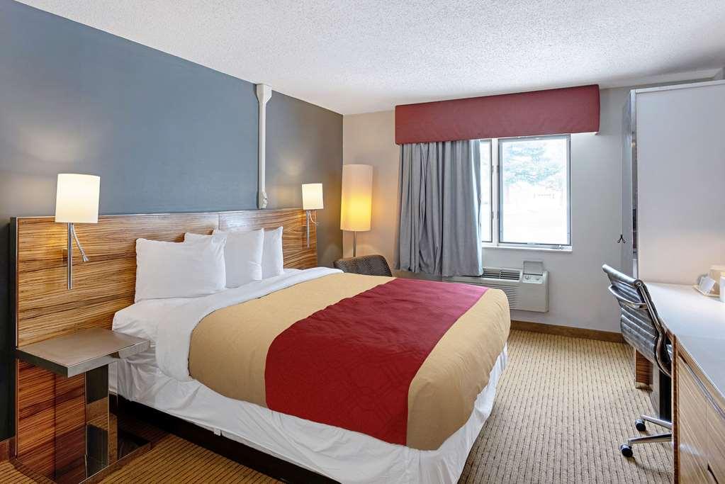 Quality Inn Frontier At Us Hwy 30 Clinton Стая снимка
