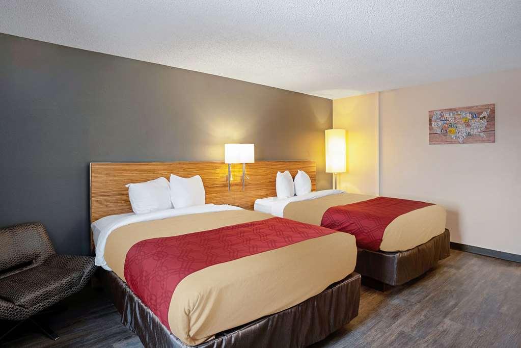 Quality Inn Frontier At Us Hwy 30 Clinton Стая снимка