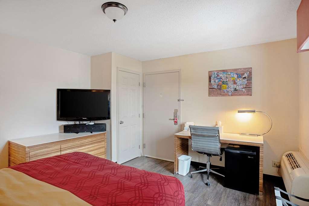 Quality Inn Frontier At Us Hwy 30 Clinton Стая снимка